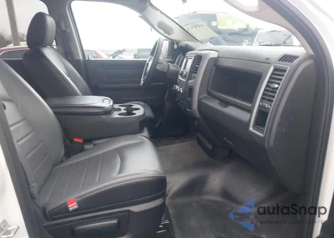 2023 Ram 1500 Classic Tradesman 4X2 6'4 Box z USA, uszkodzony, nr VIN 1C6RR6FG8PS564988